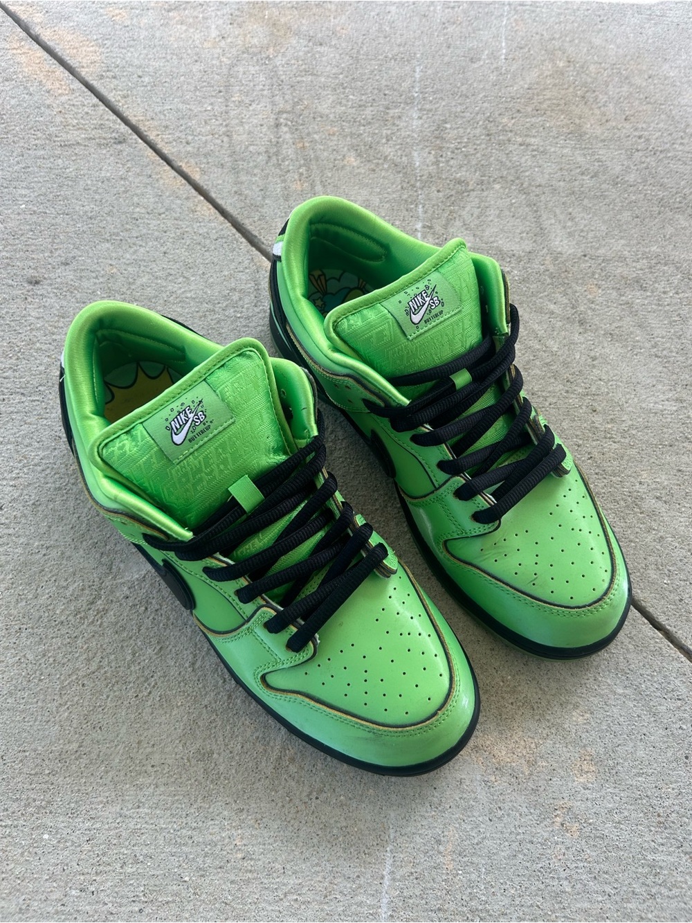 Nike Men's Low-Top Sneakers in Bright Green with Black Accents